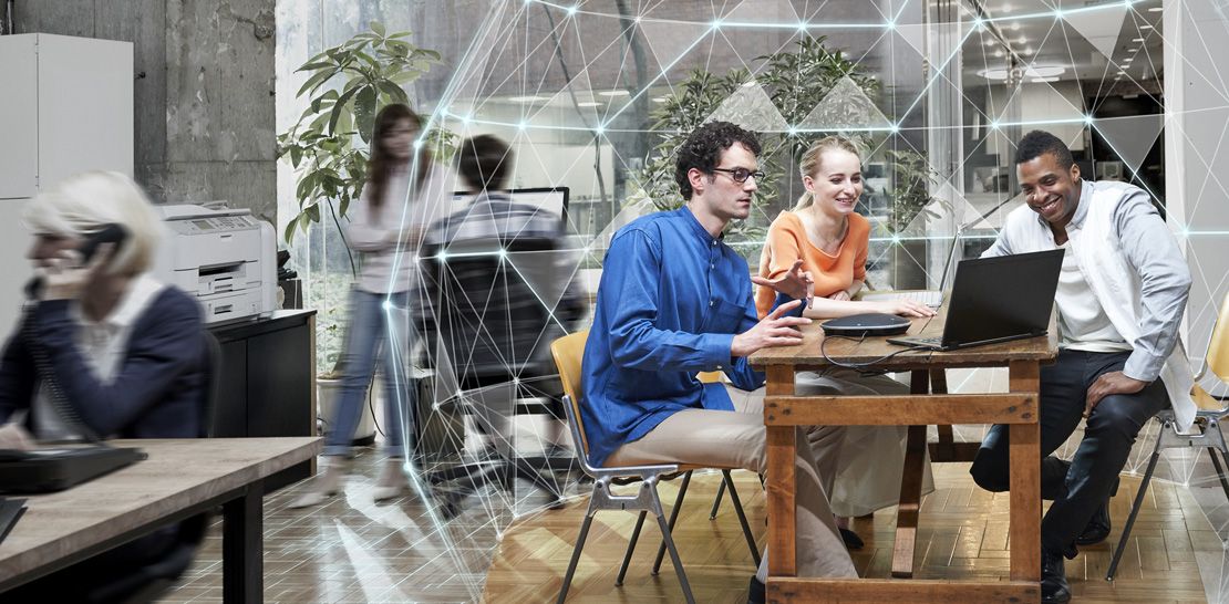 YVC-330 卓上スピーカフォン（４～10名程度の会議）